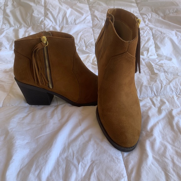 SODA Suede Fringed Zip Ankle Boots - Picture 2 of 4